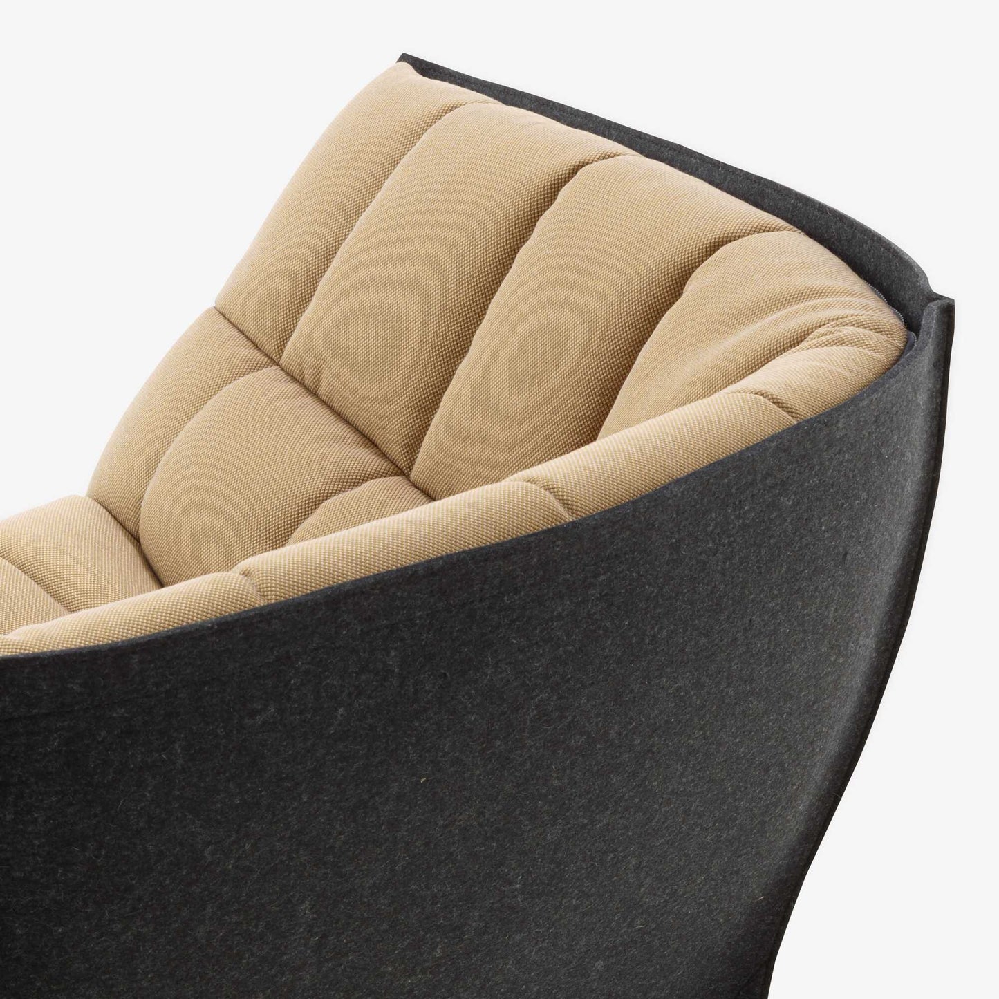 כורסת MOËL עם משענת נמוכה מבית Ligne Roset – תמונה 5