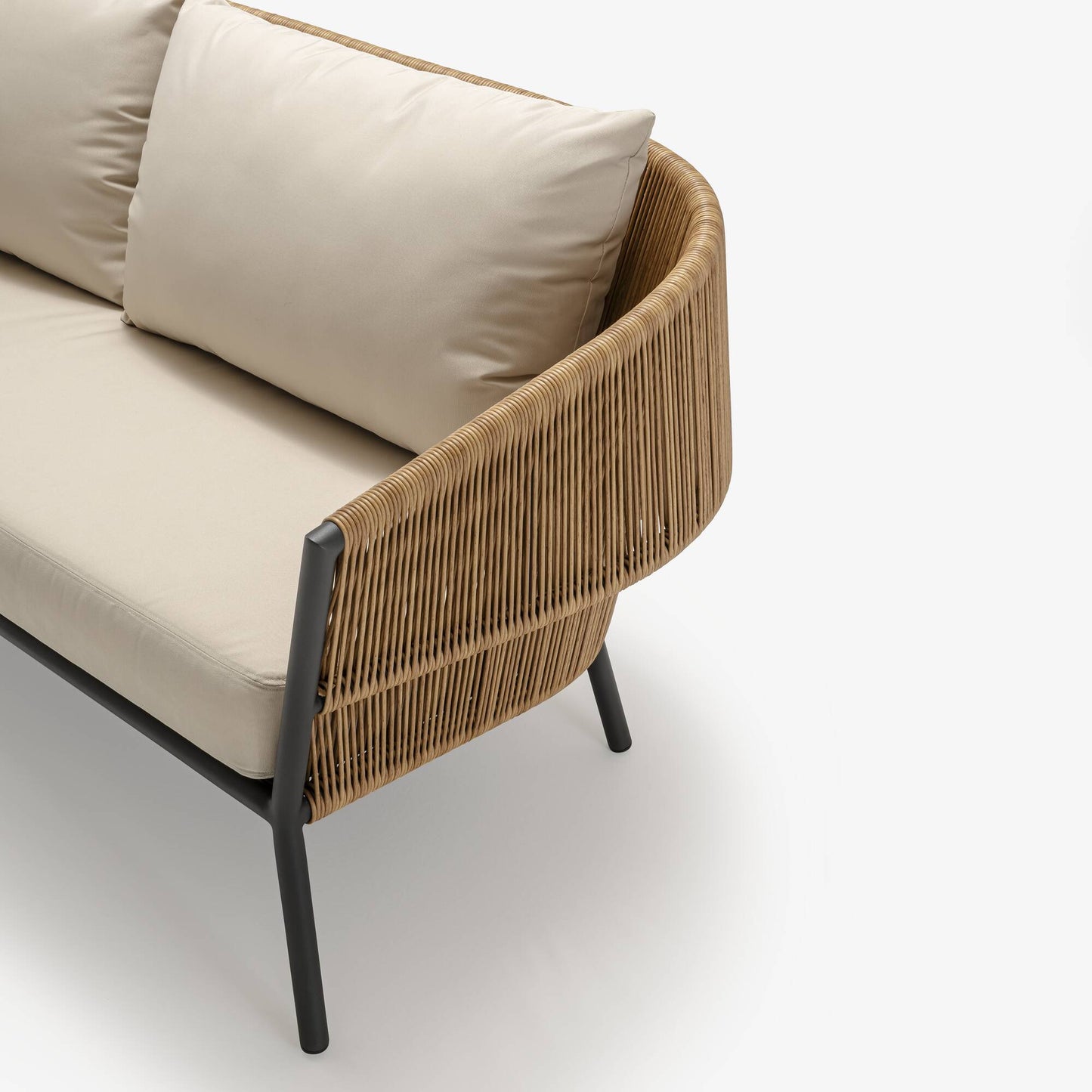 ספת חוץ LAPEL קטנה מבית Ligne Roset – תמונה 5