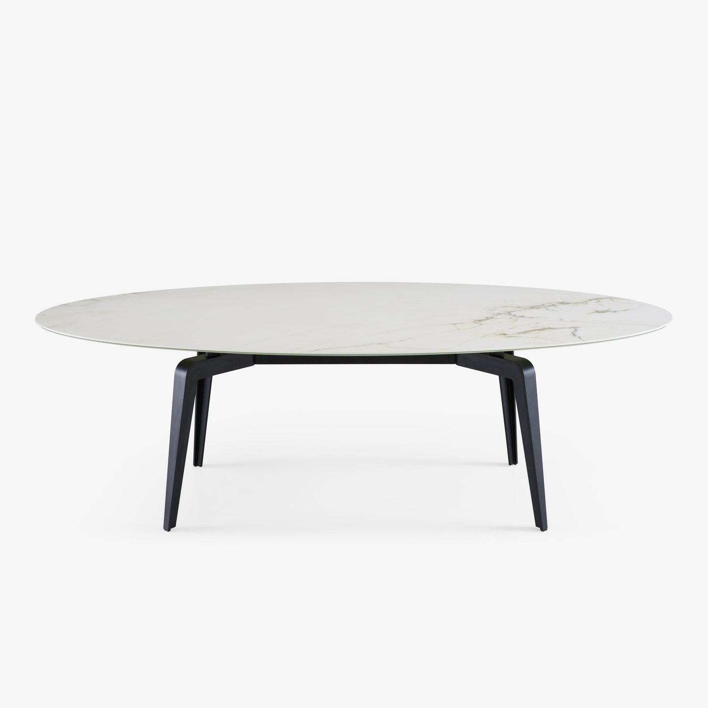 שולחן אוכל אובלי ODESSA עם בסיס שחור, מבית Ligne Roset
