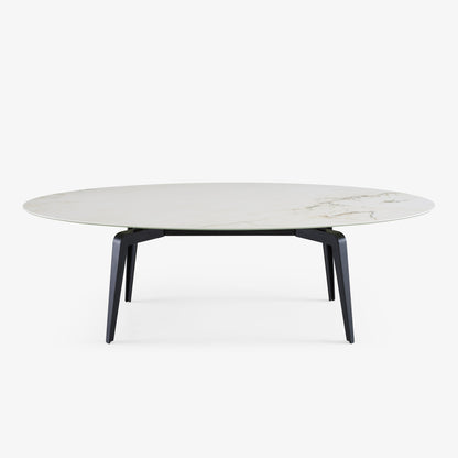שולחן אוכל אובלי ODESSA עם בסיס שחור, מבית Ligne Roset