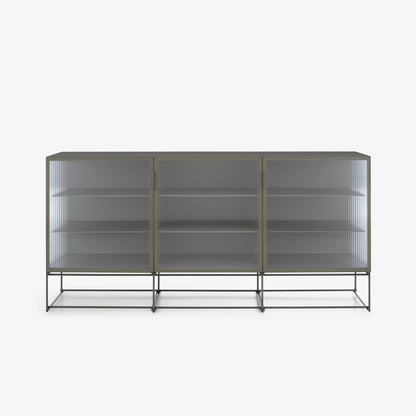 שידת ויטרינה CANALETTO עם חזית זכוכית, מבית Ligne Roset