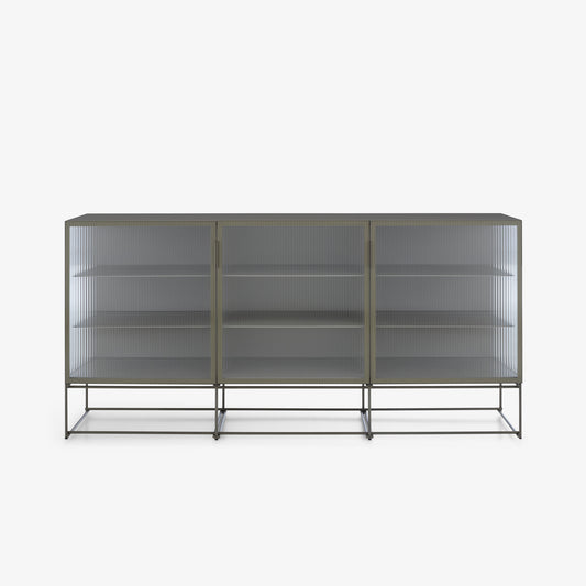 שידת ויטרינה CANALETTO עם חזית זכוכית, מבית Ligne Roset