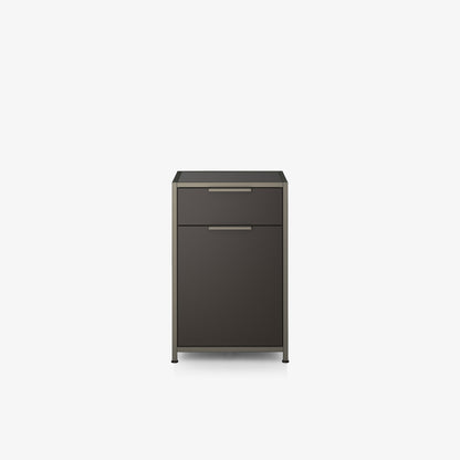 שידת לילה DITA גבוהה וצרה מבית Ligne Roset