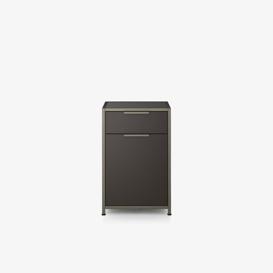 שידת לילה DITA גבוהה וצרה מבית Ligne Roset