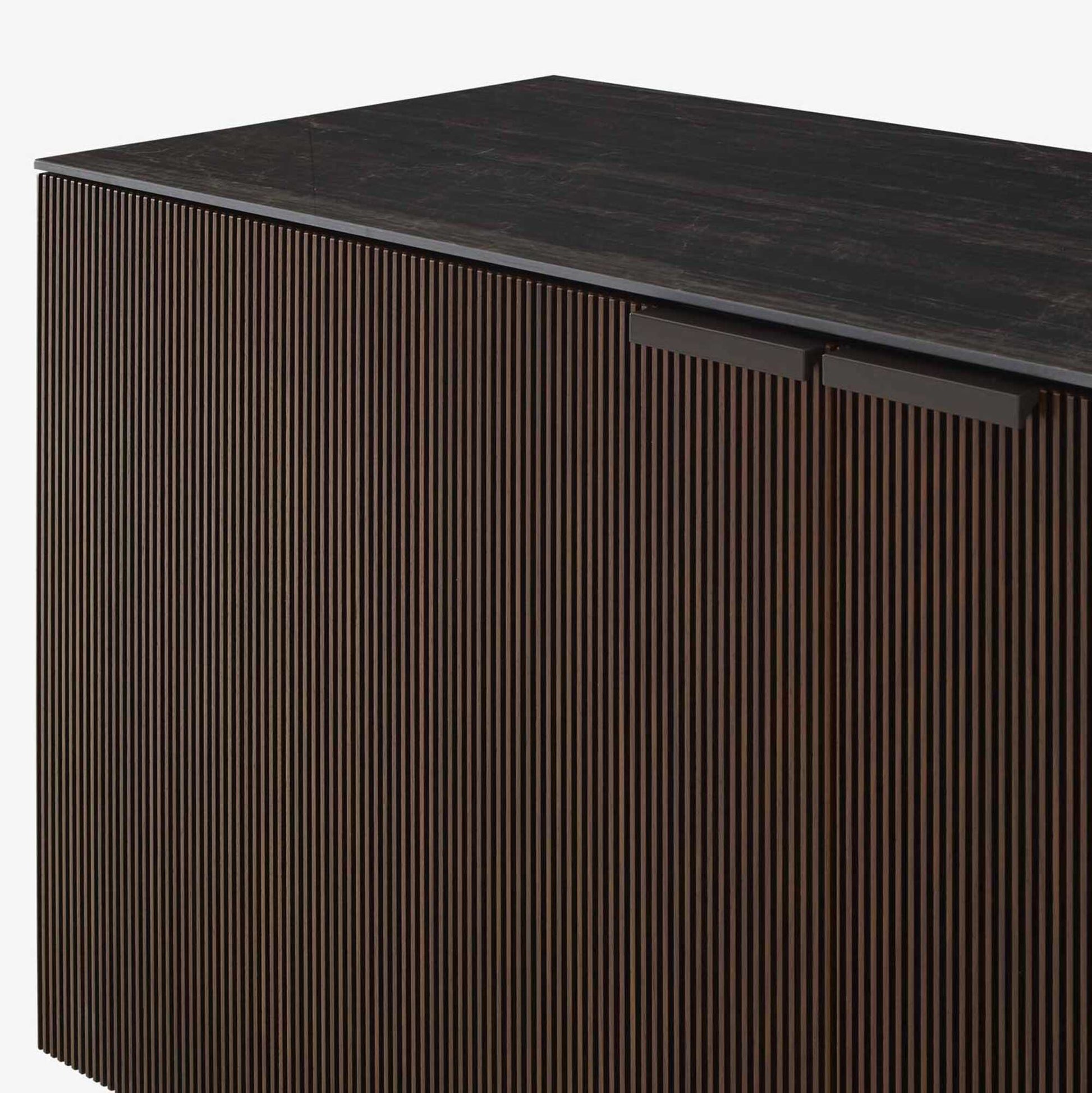 שידת SELVANS עם שלוש דלתות, מבית Ligne Roset – תמונה 4