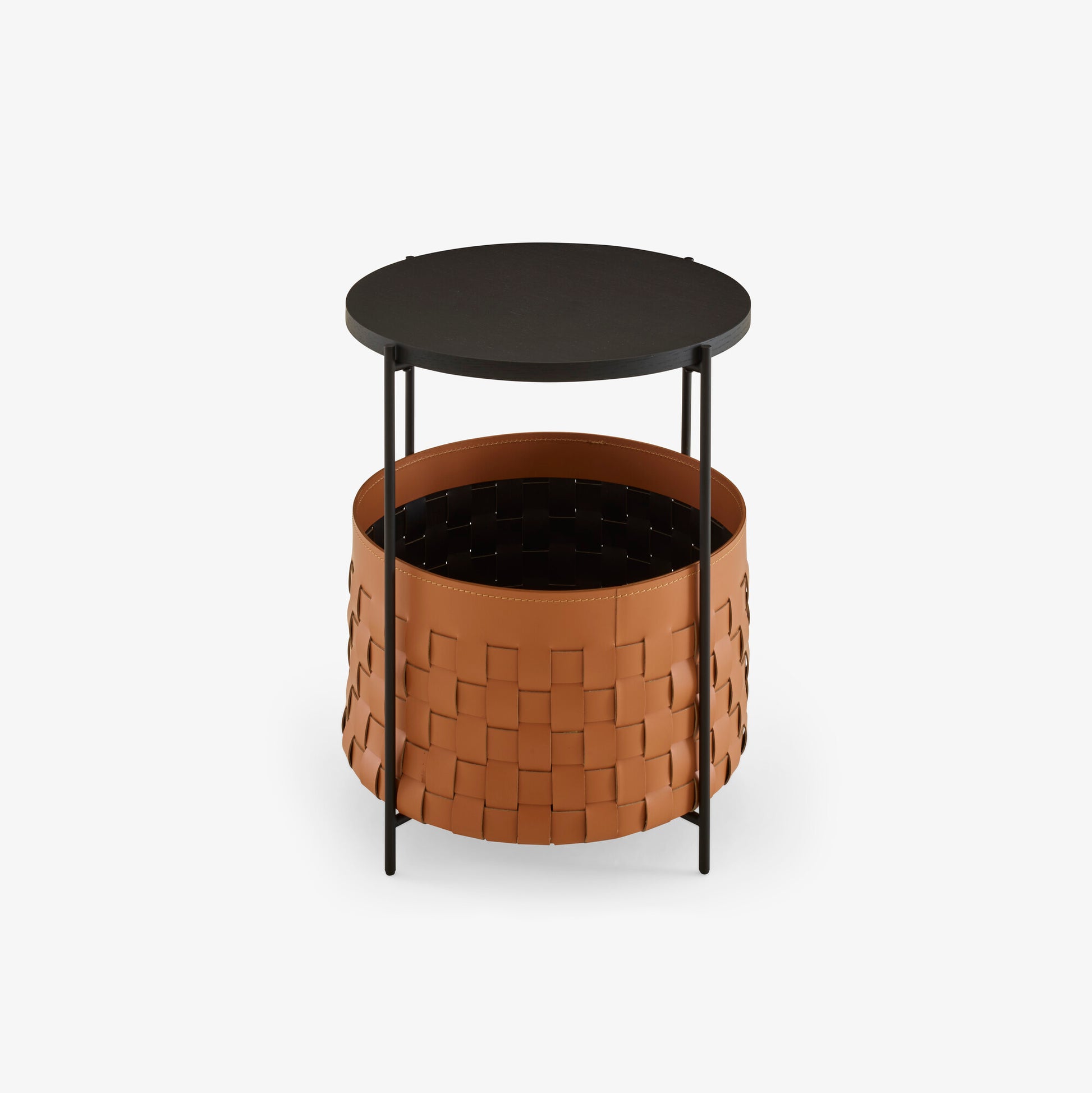 שידת לילה CESTINO מבית Ligne Roset בעור טבעי עם פנים שחורים