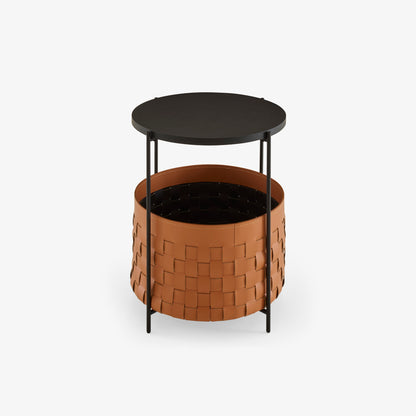 שידת לילה CESTINO מבית Ligne Roset בעור טבעי עם פנים שחורים