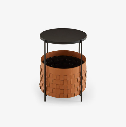 שידת לילה CESTINO מבית Ligne Roset בעור טבעי עם פנים שחורים