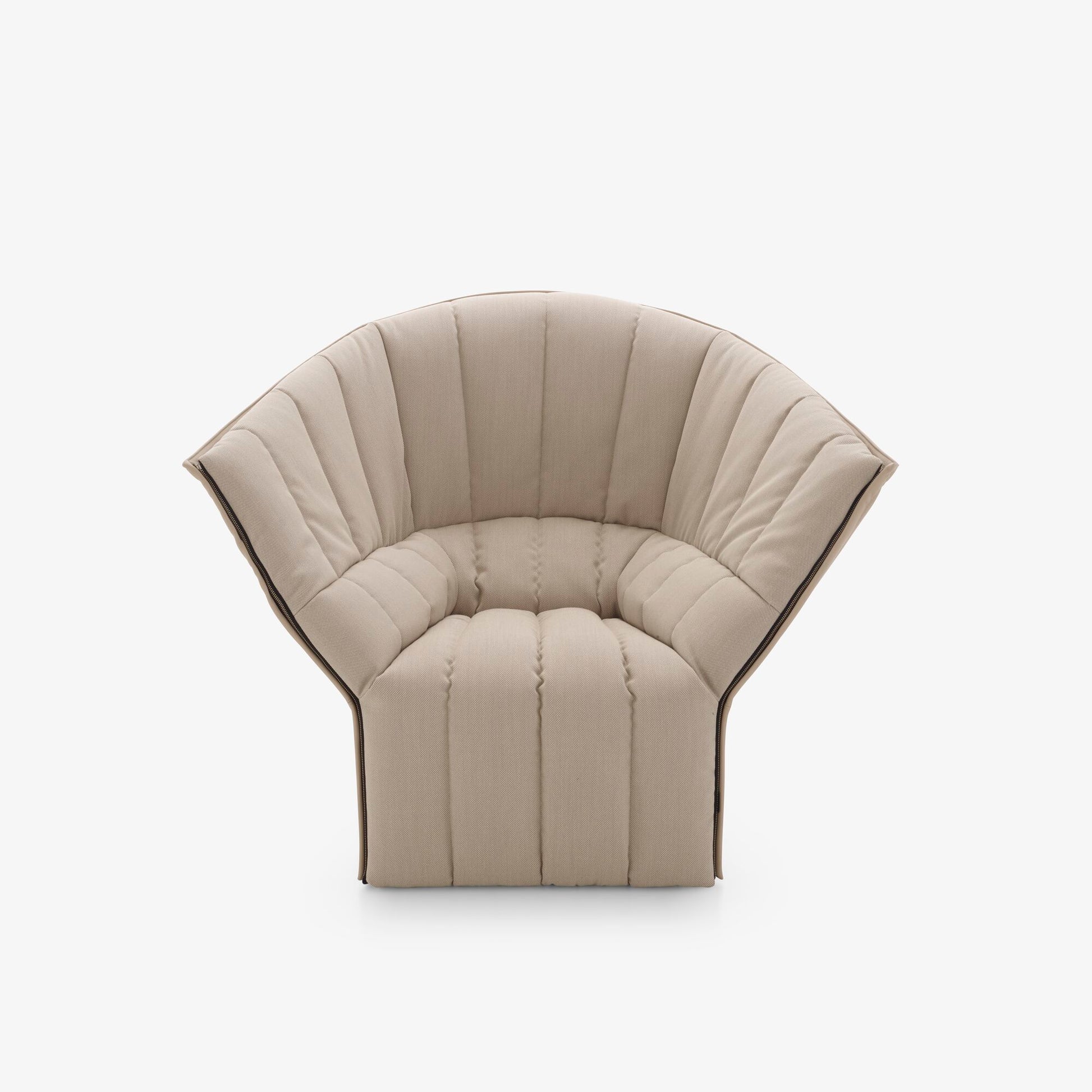 כורסת MOËL עם משענת גבוהה מבית Ligne Roset – תמונה 3