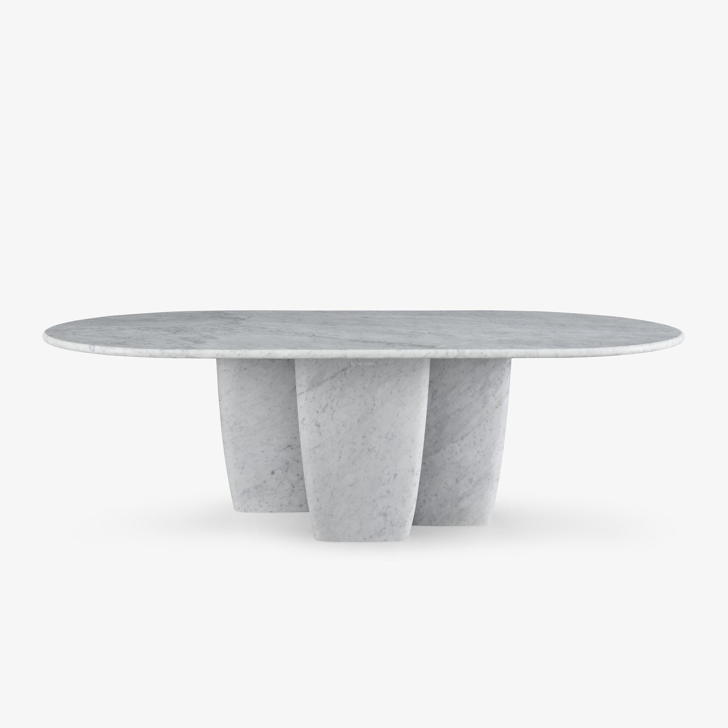 שולחן אוכל CAMMA עם משטח שיש קררה, מבית Ligne Roset