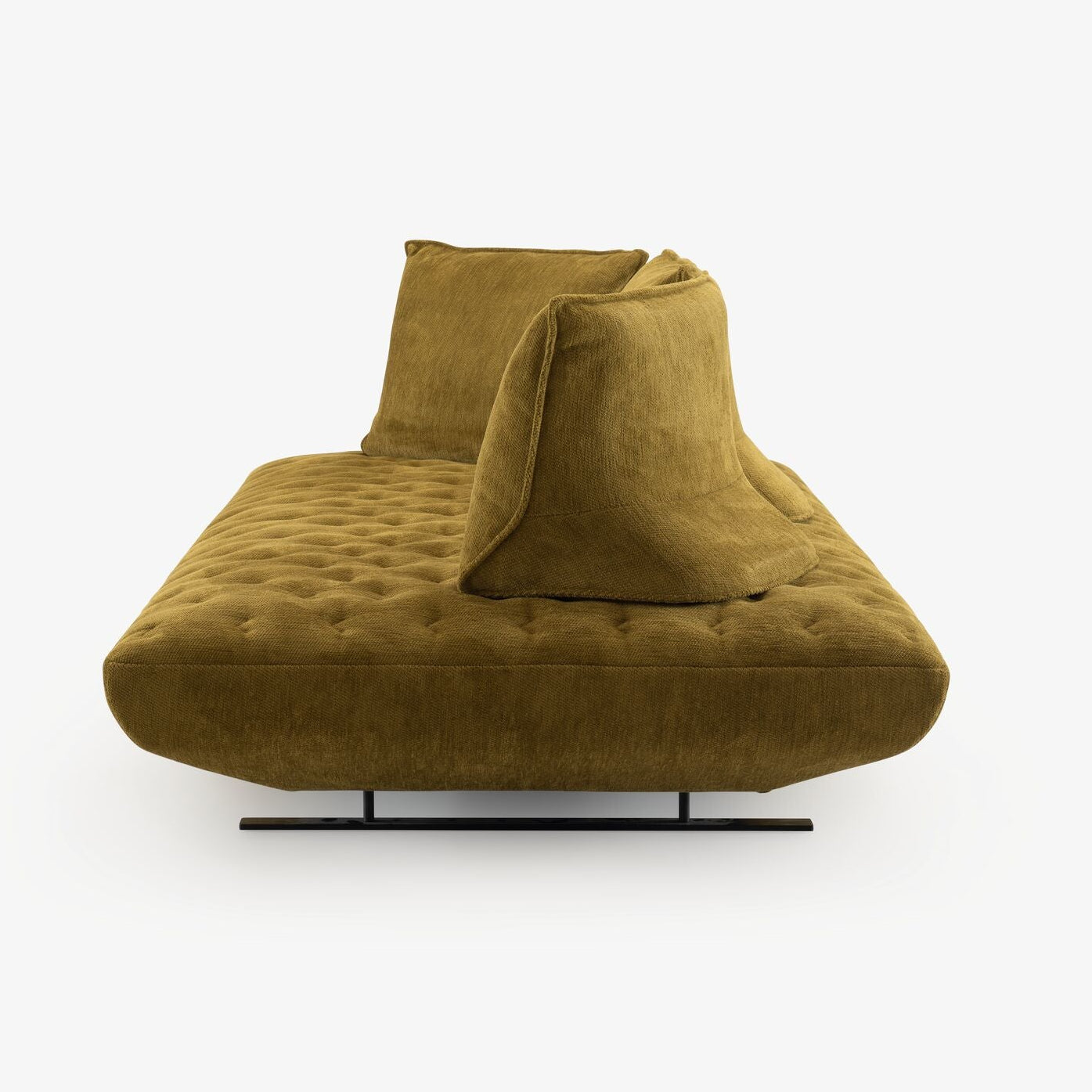 ספת PRADO 2 בגוון ירוק זית, על רקע לבן