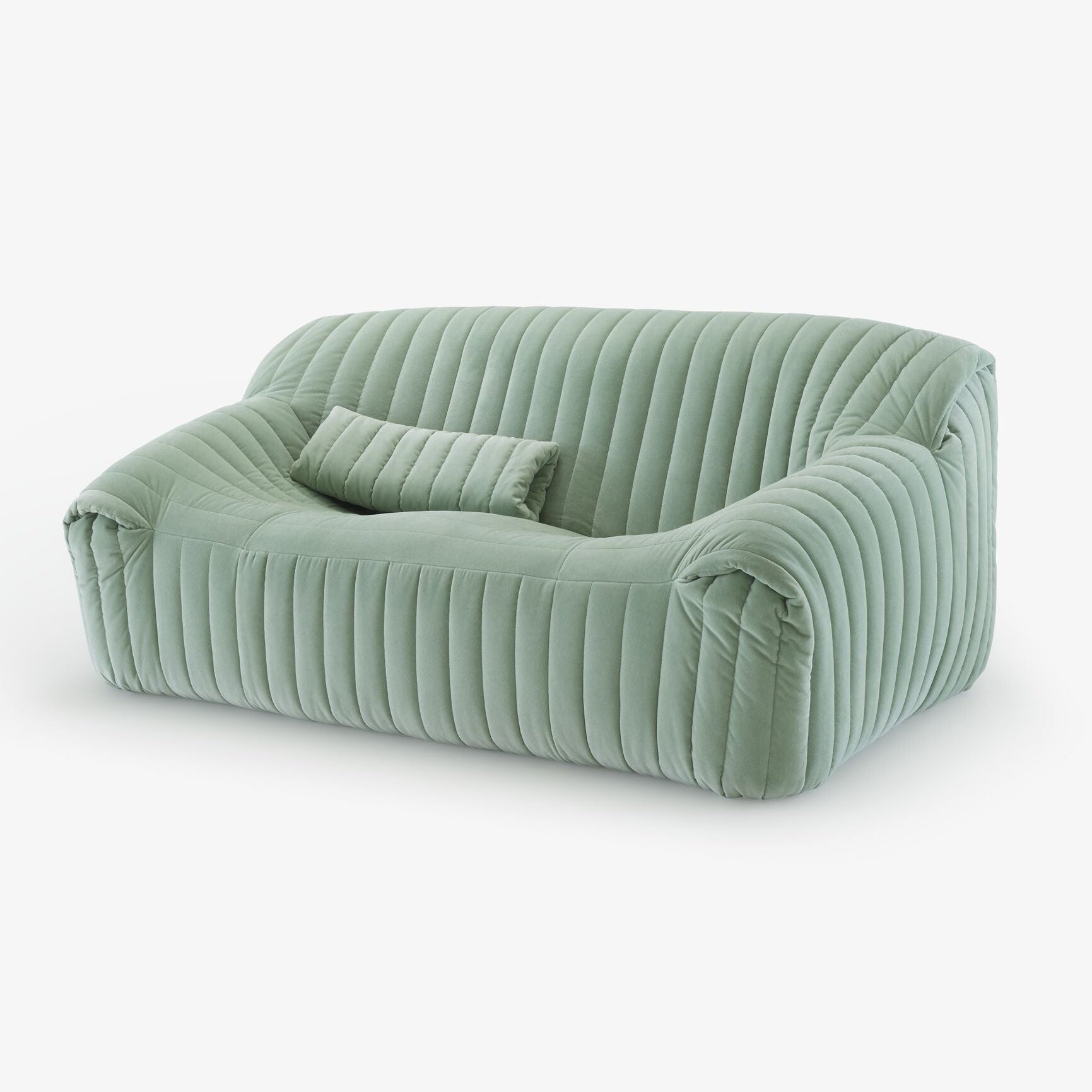 ספת Sandra של Ligne Roset היא פרשנות מחודשת לאייקון עיצובי, עם קווים רכים, נוחות יוצאת דופן וכריות תמיכה מותניות, המעניקות חוויית ישיבה מפנקת ועל-זמנית