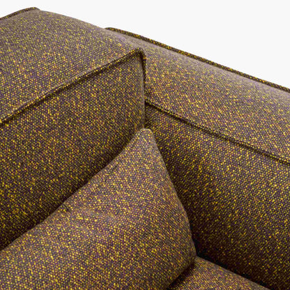 כורסת Noka של Ligne Roset בסלון