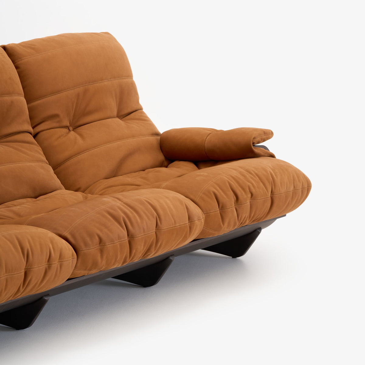 סדרת Marsala של Ligne Roset בסלון