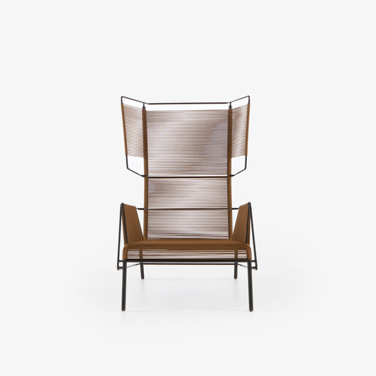 כורסת FIFTY בצבע חום מבית Ligne Roset, לשימוש פנים וחוץ