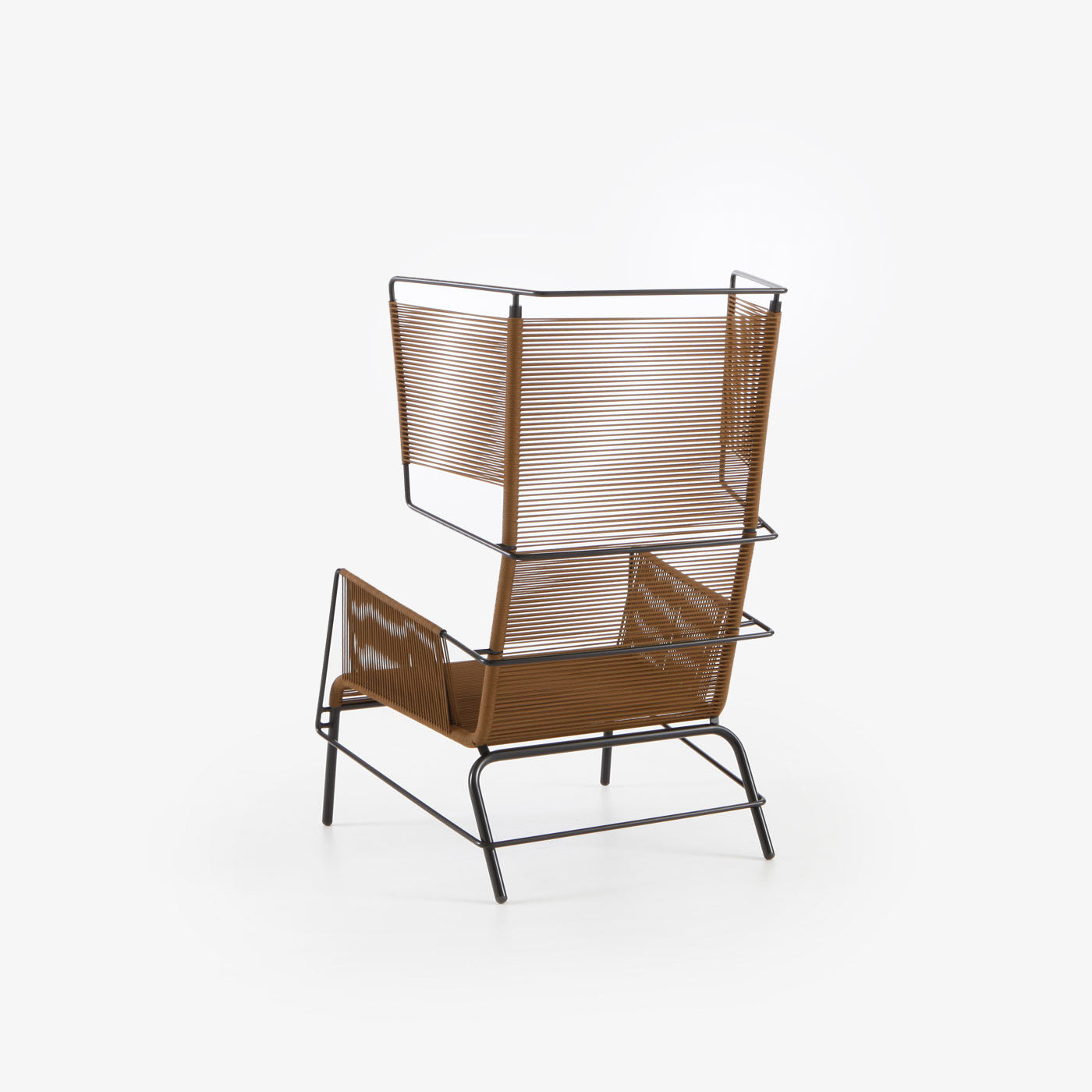 כורסת FIFTY חום מבית Ligne Roset – תמונה 4