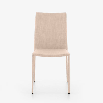 כסא SLIM מבית Ligne Roset בגוון בז', על רקע לבן