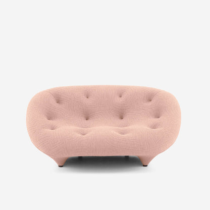 ספת PLOUM בגוון ורוד עם ריפוד מרופד, מבית Ligne Roset