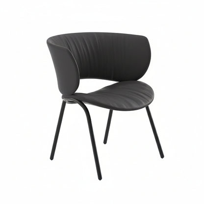כורסת Funda Lounge מרופדת בשחור עם משענת מעוקלת ורגלי מתכת דקות ומשופעות, על רקע לבן