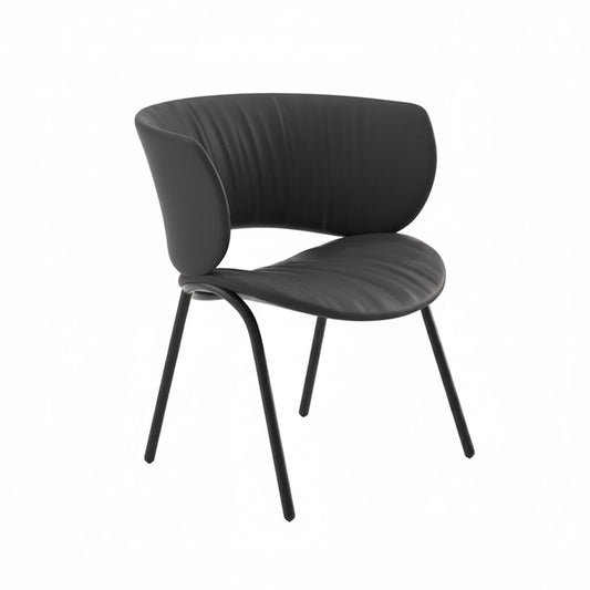 כורסת Funda Lounge מרופדת בשחור עם משענת מעוקלת ורגלי מתכת דקות ומשופעות, על רקע לבן