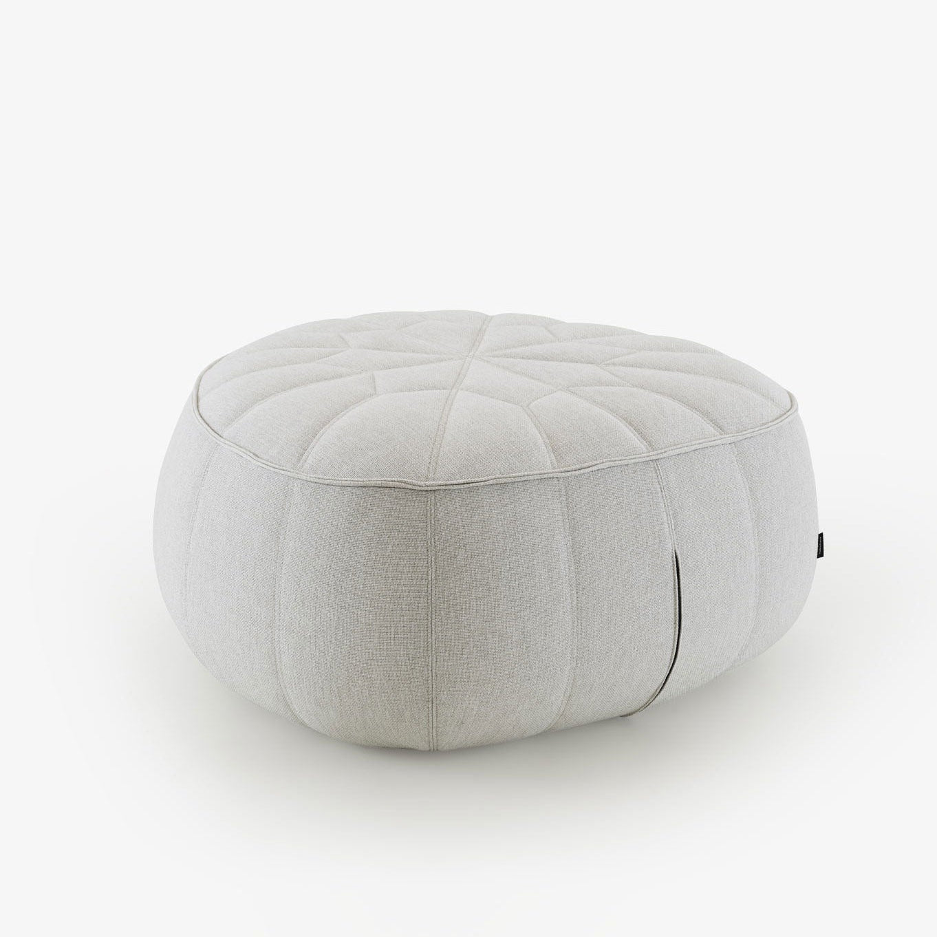 הדום OTTOMAN OUTDOOR אפור על רקע לבן