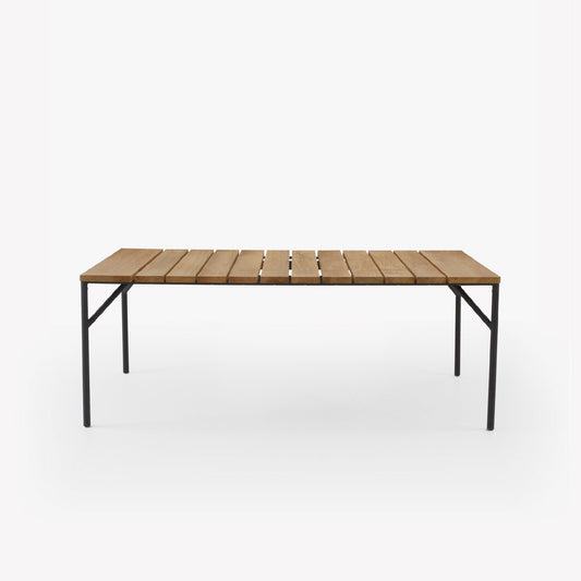 שולחן אוכל לחוץ LAPEL מעץ טיק, מבית Ligne Roset