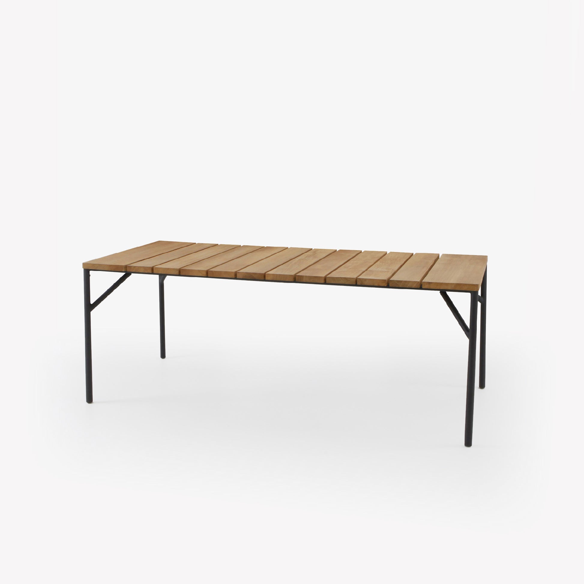 שולחן אוכל לחוץ LAPEL מעץ טיק, מבית Ligne Roset – תמונה 3