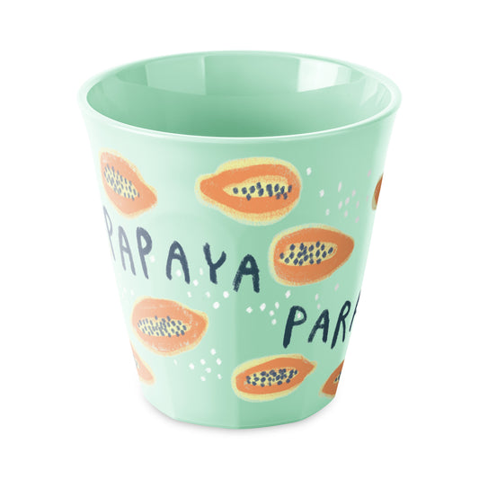 כוס Nora Juicies Papaya בגוון ירוק מרווה עם איור פפאיה, על רקע לבן