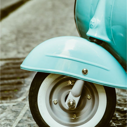 אופני רטרו קלאסיים תכלת מבית Ambosstoys – מבט נוסף