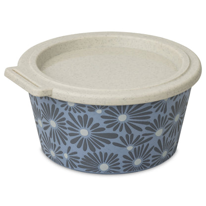 קופסת אחסון Blomster Daisy 700 מ"ל בכחול עם מכסה, על רקע לבן