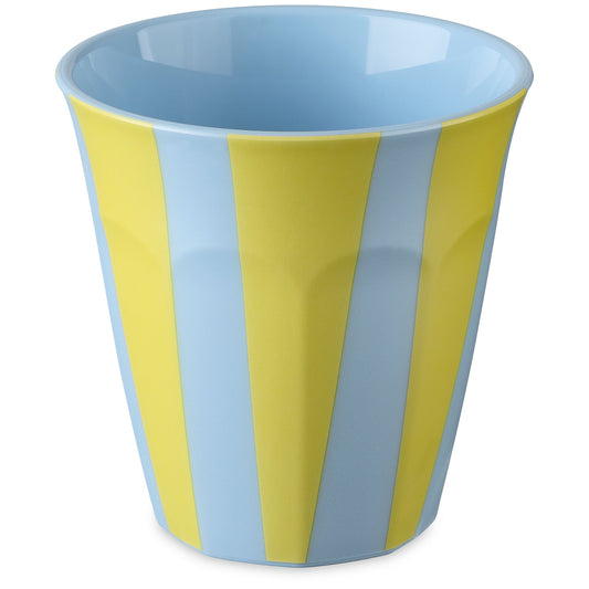 כוס Nora Stripes S בגוון תכלת עם פסים צבעוניים, על רקע לבן