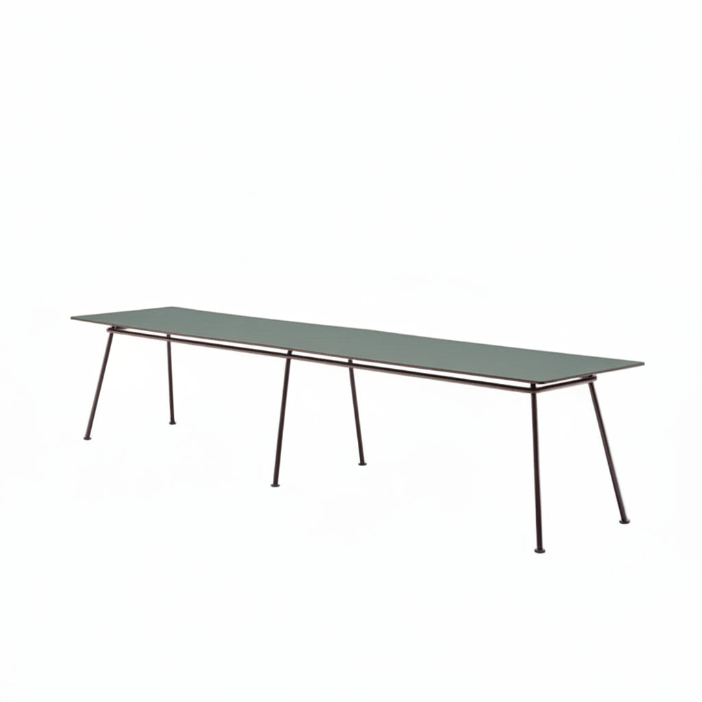 שולחן BENCH NEW SCHOOL מבית MDD עם משטח זכוכית בגוון ירוק כהה ורגלי מתכת דקות