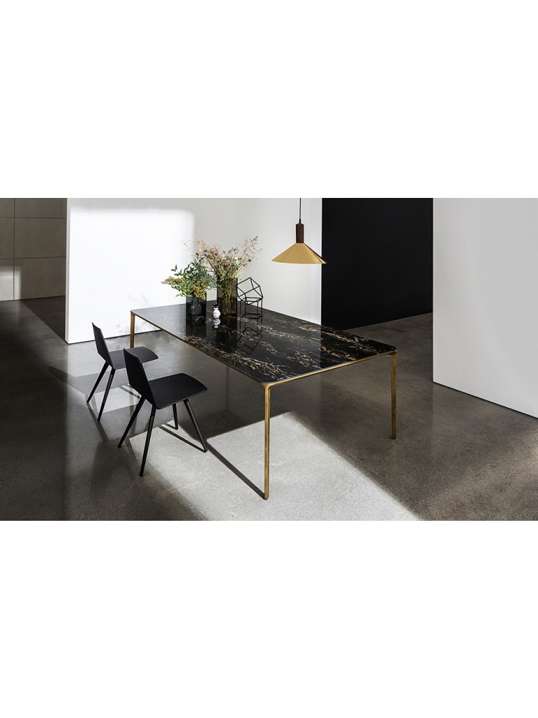 SLIM Extendable dining table  